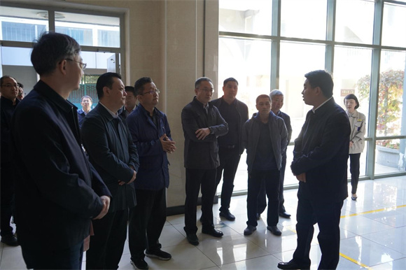 专家组进行实地走访1 专家组进行实地走访1