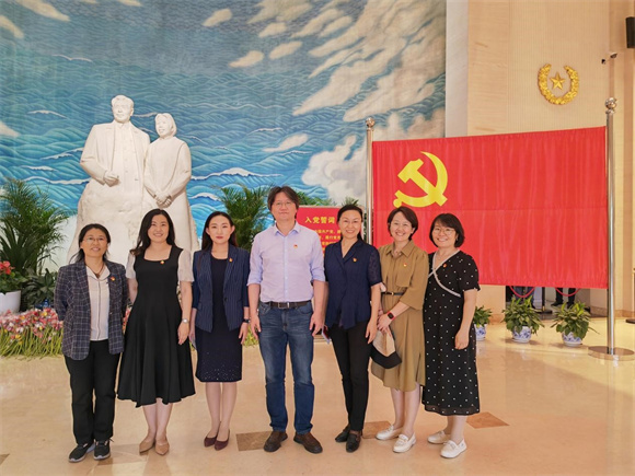 全体党员合影 全体党员合影