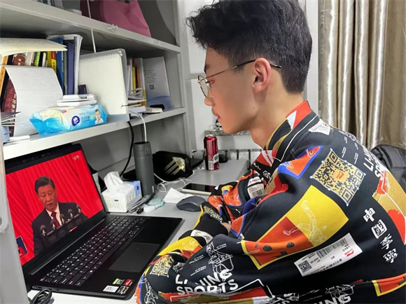 法律系团员周锦博观看大会直播 法律系团员周锦博观看大会直播