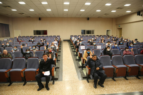 11全体代表举手表决 11全体代表举手表决