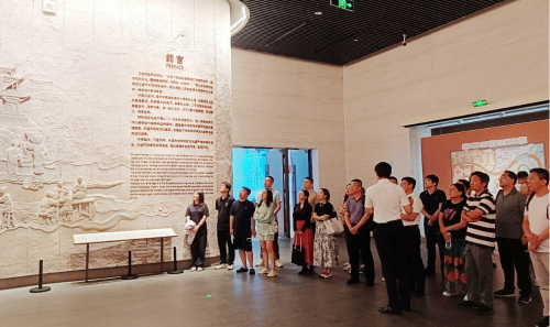 实践团参观中国大运河非物质文化遗产展示馆1 实践团参观中国大运河非物质文化遗产展示馆1